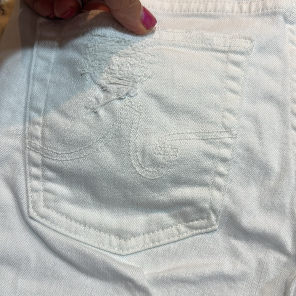 AG Women’s The Nikki Relaxed skinny distressed Jean short white Size 28 - Picture 5 of 16